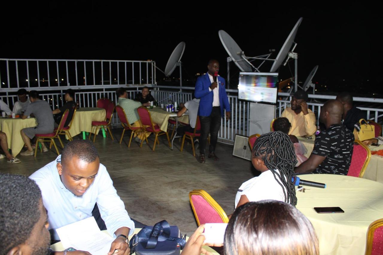 Residence Le Carat Bonapriso Douala Exterior foto